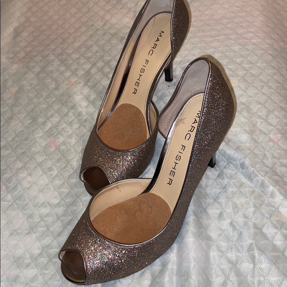 “Marc Fisher” Glitter Multi-Color ladies heels. - Picture 6 of 8